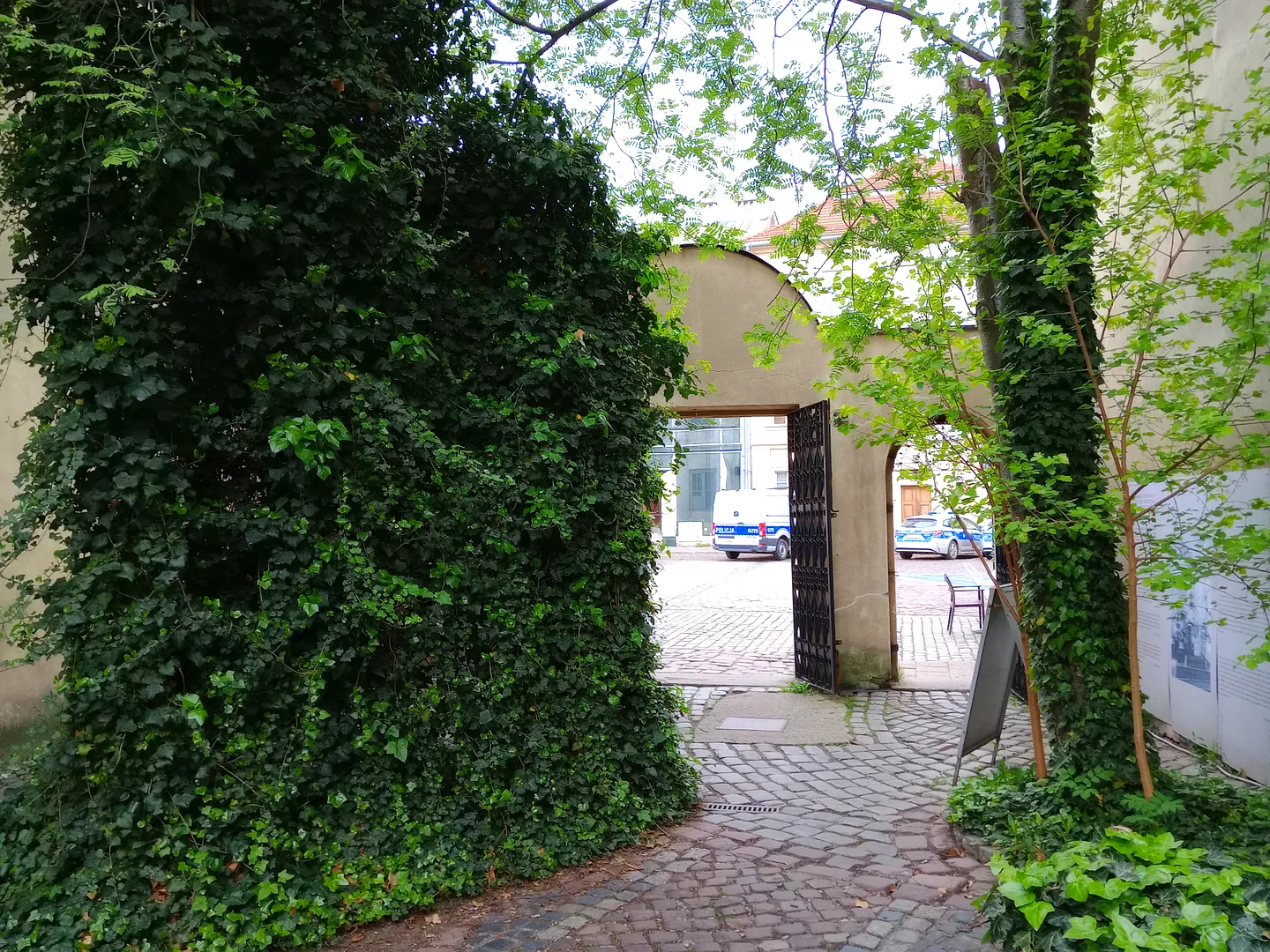 Front yard of the Wolf Popper's Synagogue - view at the Szeroka Street