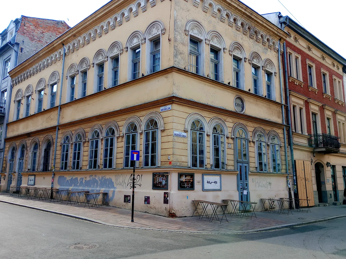 View at the Hevre Bar from Bożego Ciała street